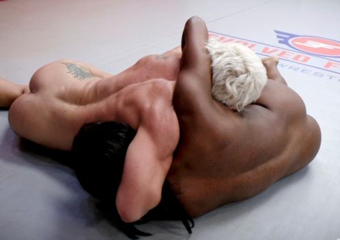 Evolved Fights Lez – Muscle Marilyn & Paris Love